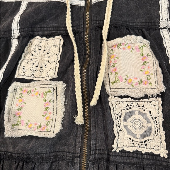 POL Black and Gray Patchwork Jacket
NEW Without Tags - Picture 9 of 16